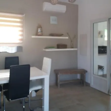 Feriehus Orasi Casa Fiurita *