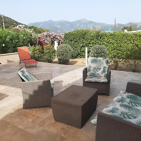 Feriehus Orasi Casa Fiurita