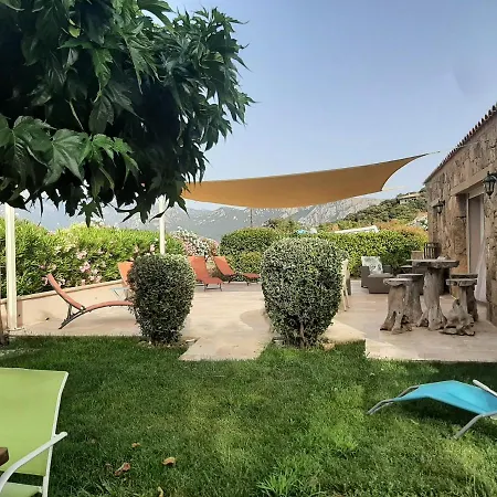 Feriehus Orasi Casa Fiurita *